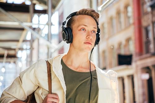 Audio-Technica ATH-M50x — earpads close-up