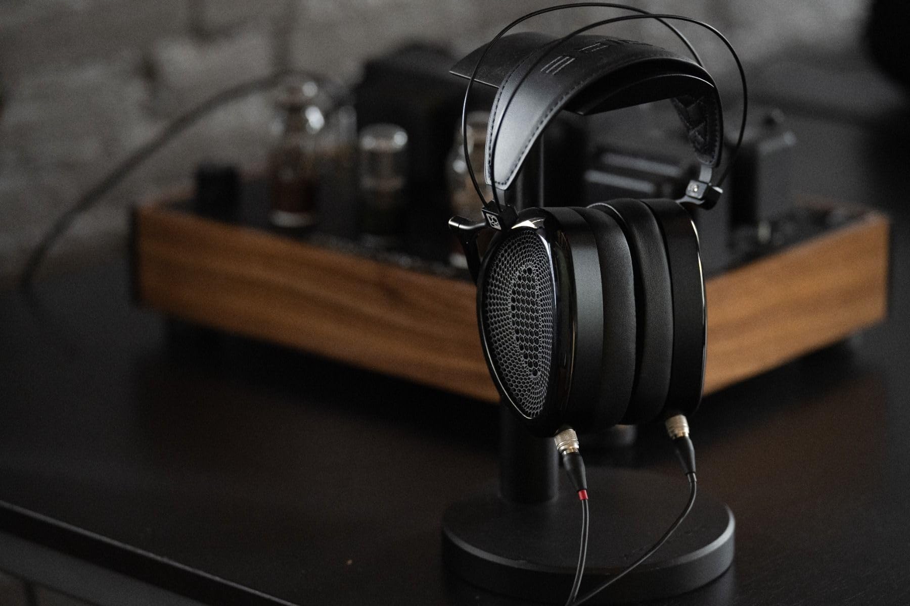 Dan Clark Audio NOIRE X — driver and open grille detail
