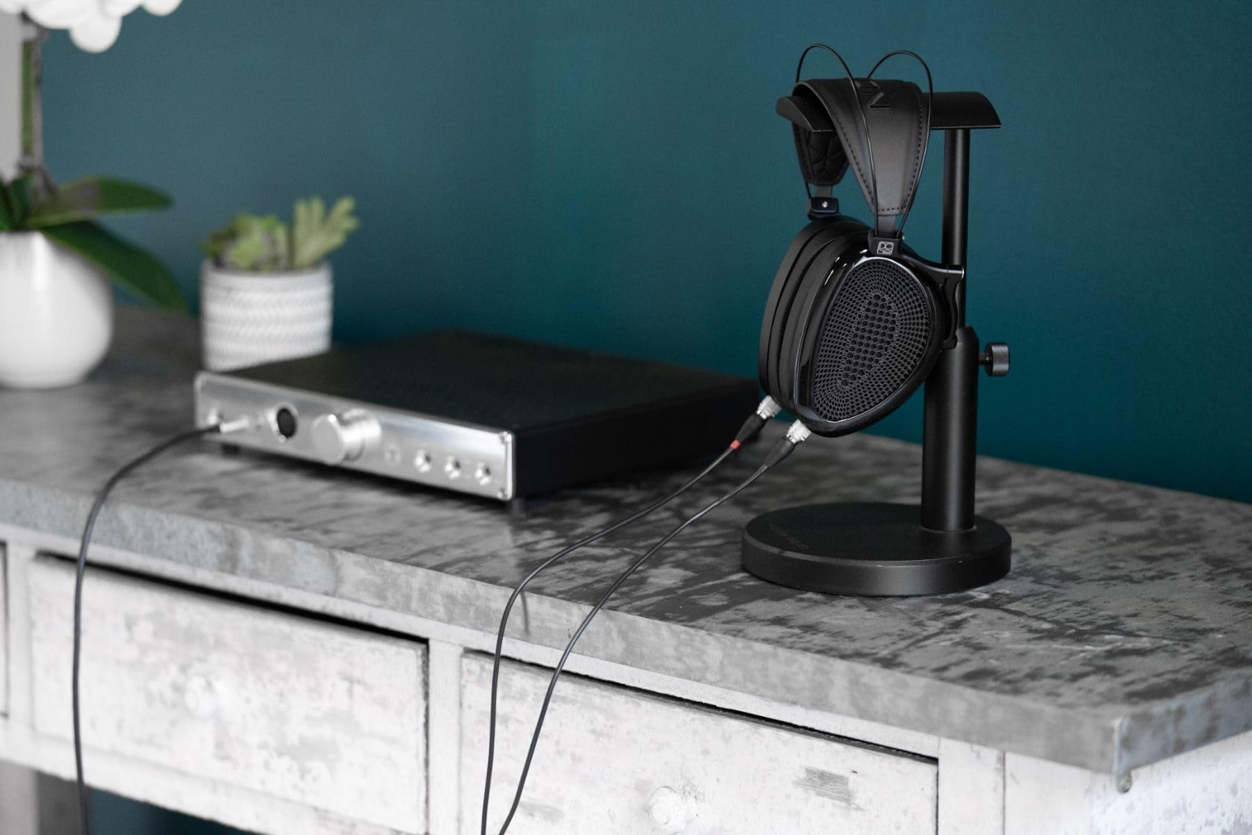 Dan Clark Audio NOIRE X — headband and frame