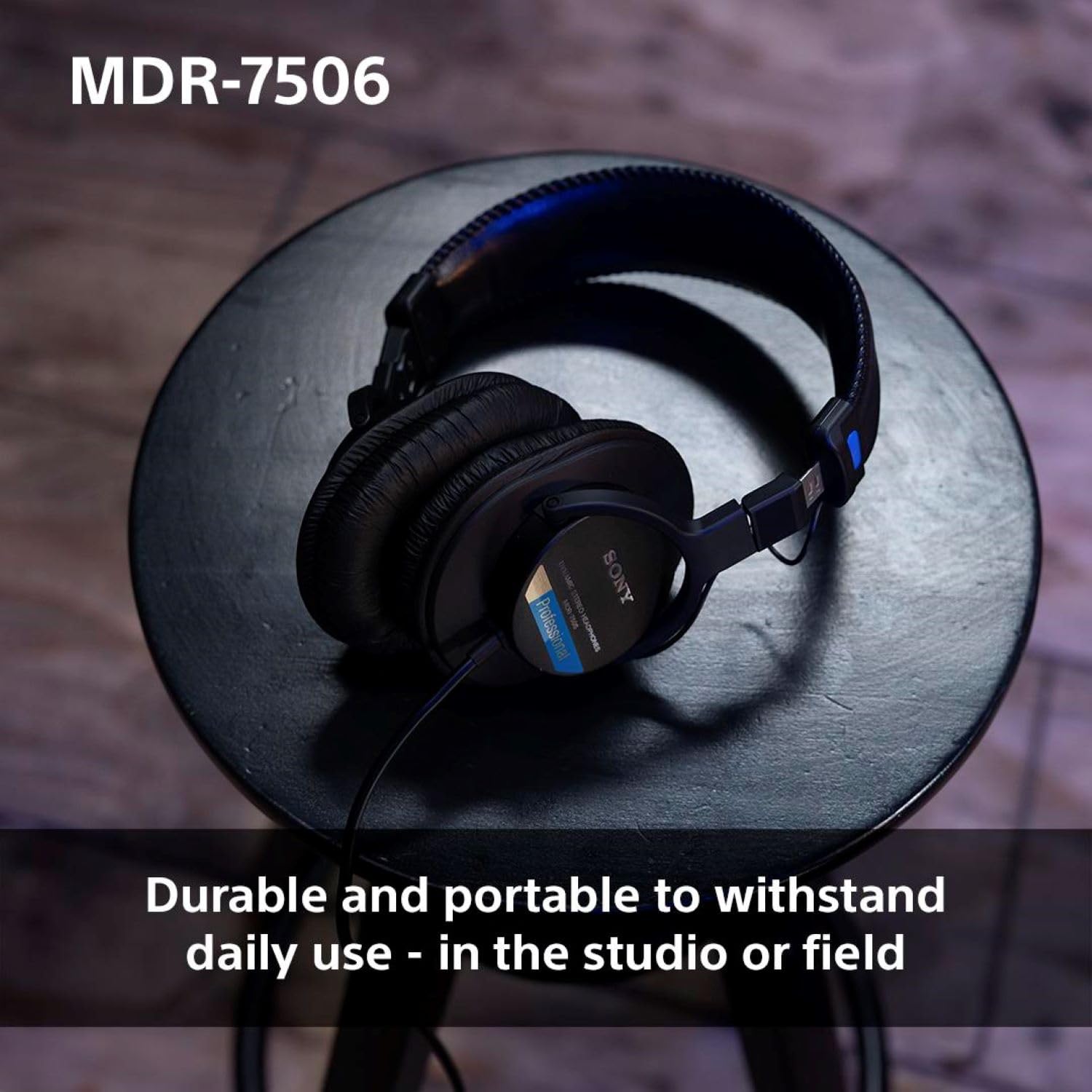 Sony MDR-7506 — earpads and cushion detail