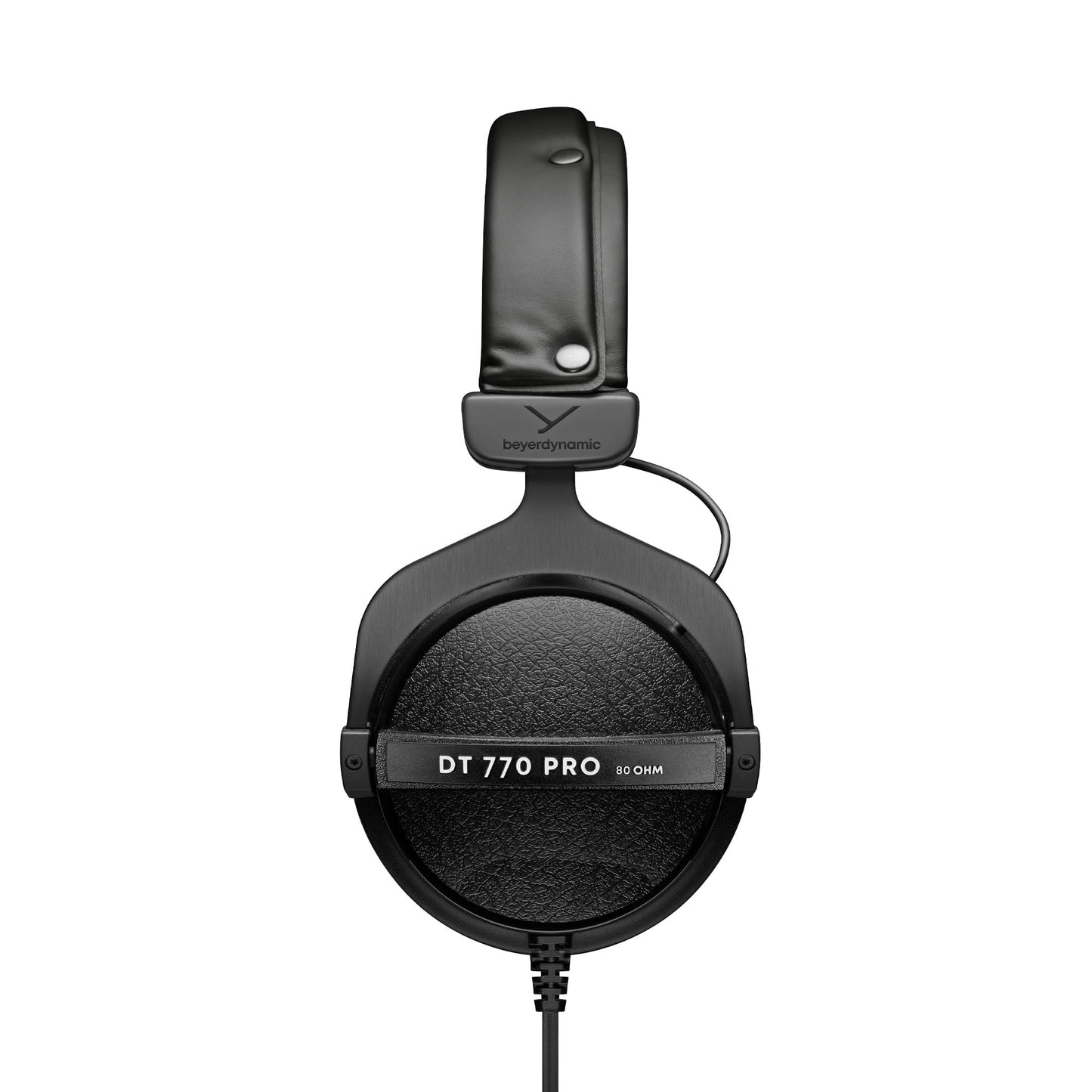 beyerdynamic DT 770 Pro — cable and plug detail