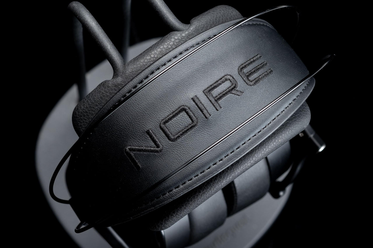 Dan Clark Audio NOIRE X closed — side profile